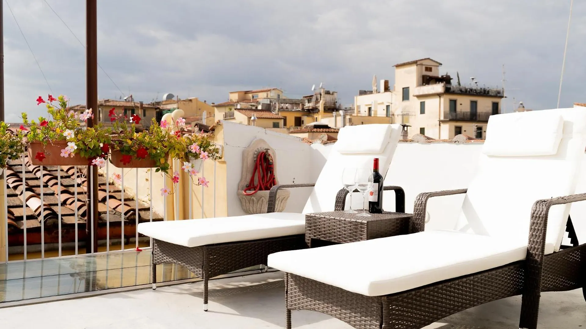 The Florence Dream Terrace - Lea Blue