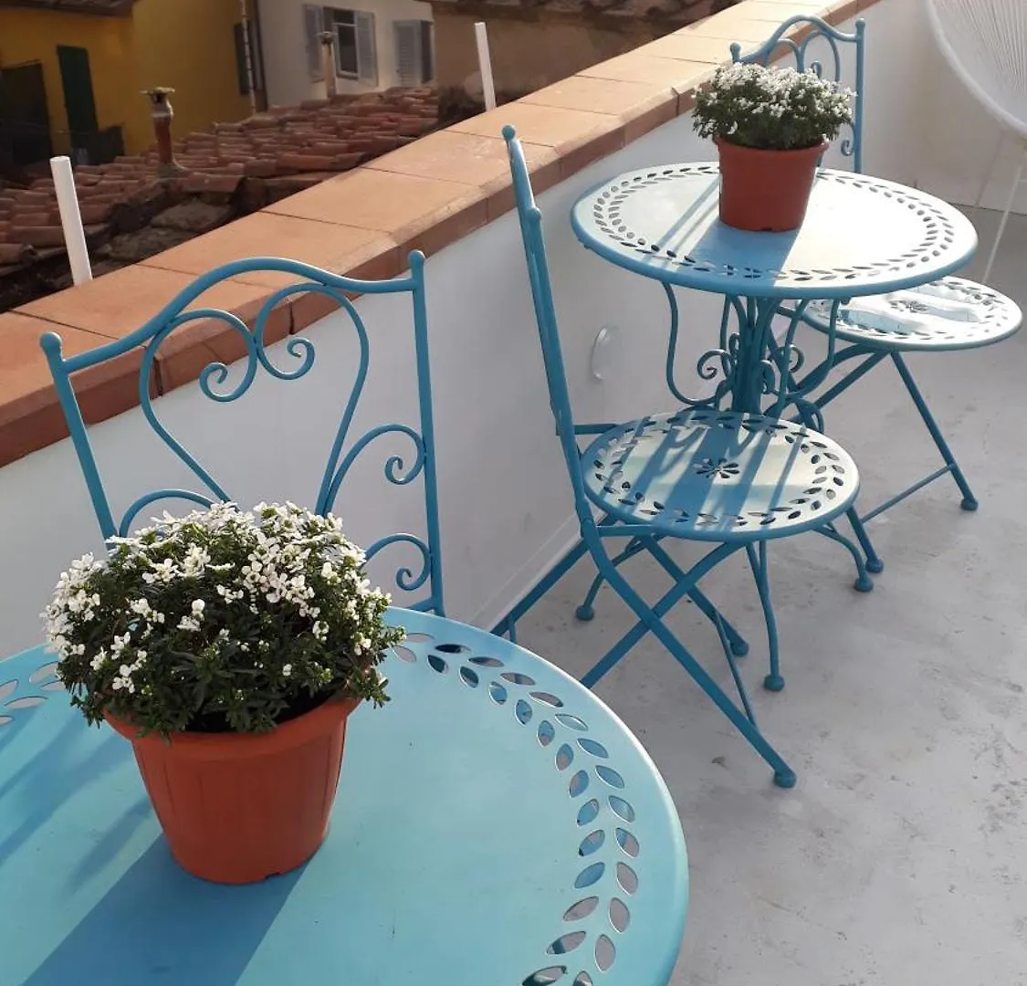 The Florence Dream Terrace - Lea Blue 0*,