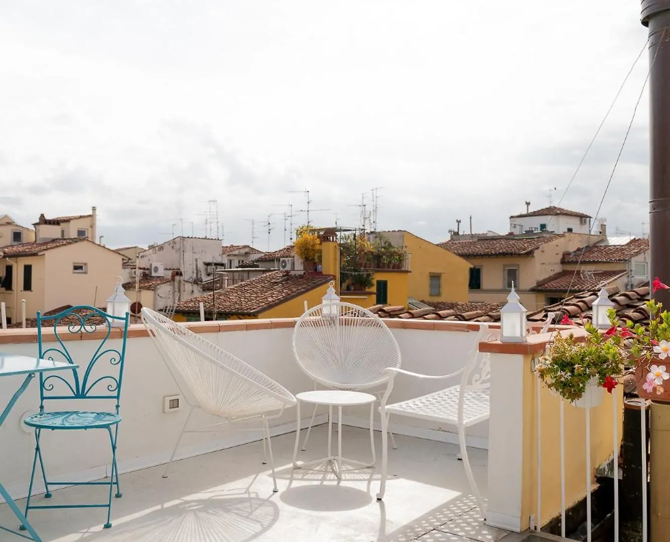 The Florence Dream Terrace - Lea Blue 0*,