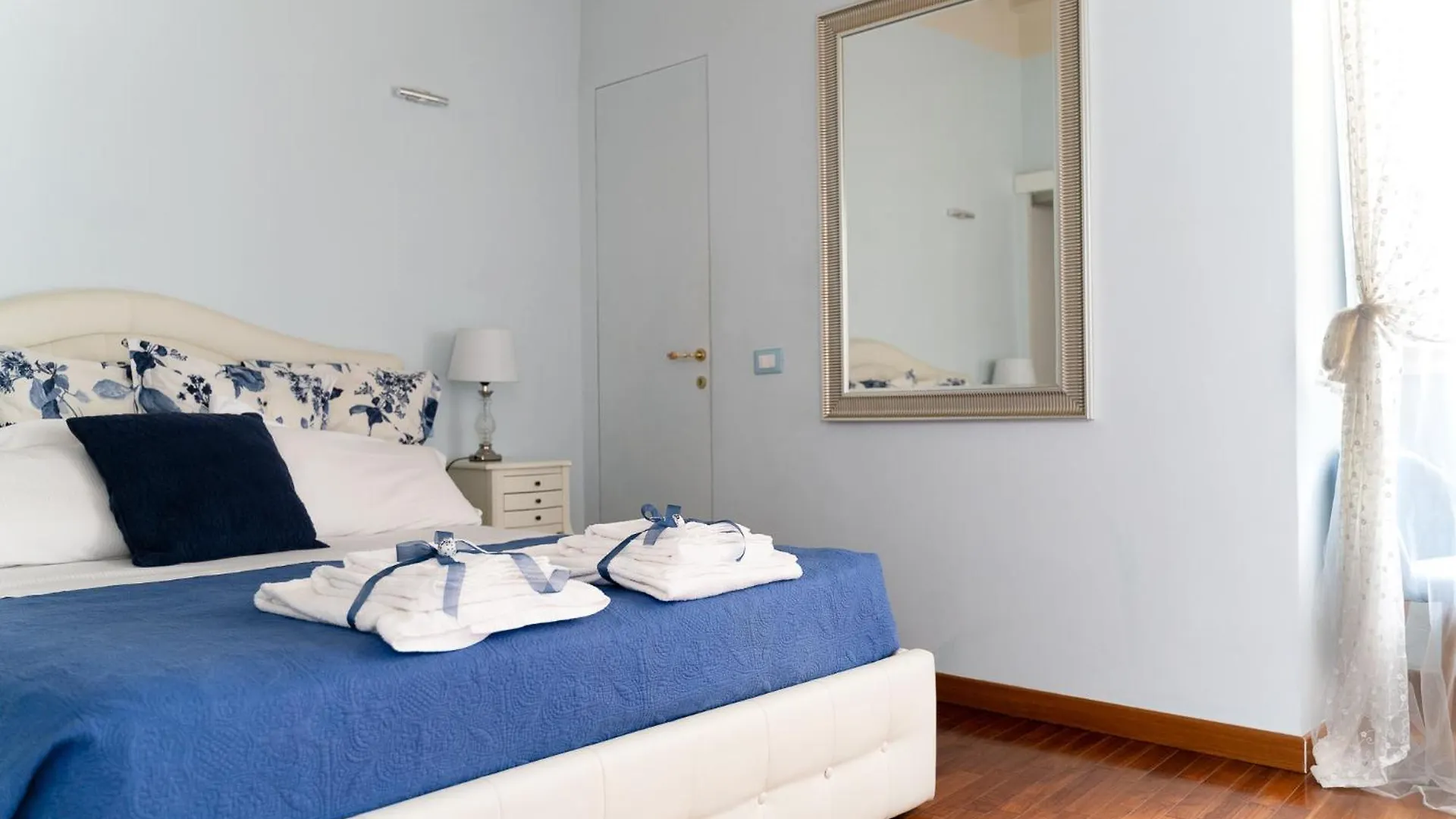 The Florence Dream Terrace - Lea Blue